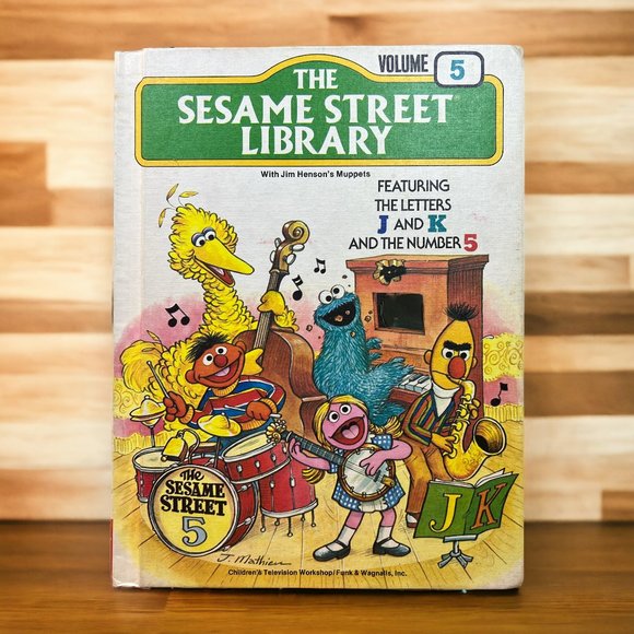 Vintage 1970's The Sesame Street Library Vol 5 Featuring Letters J K & Number 5 - Picture 1 of 8